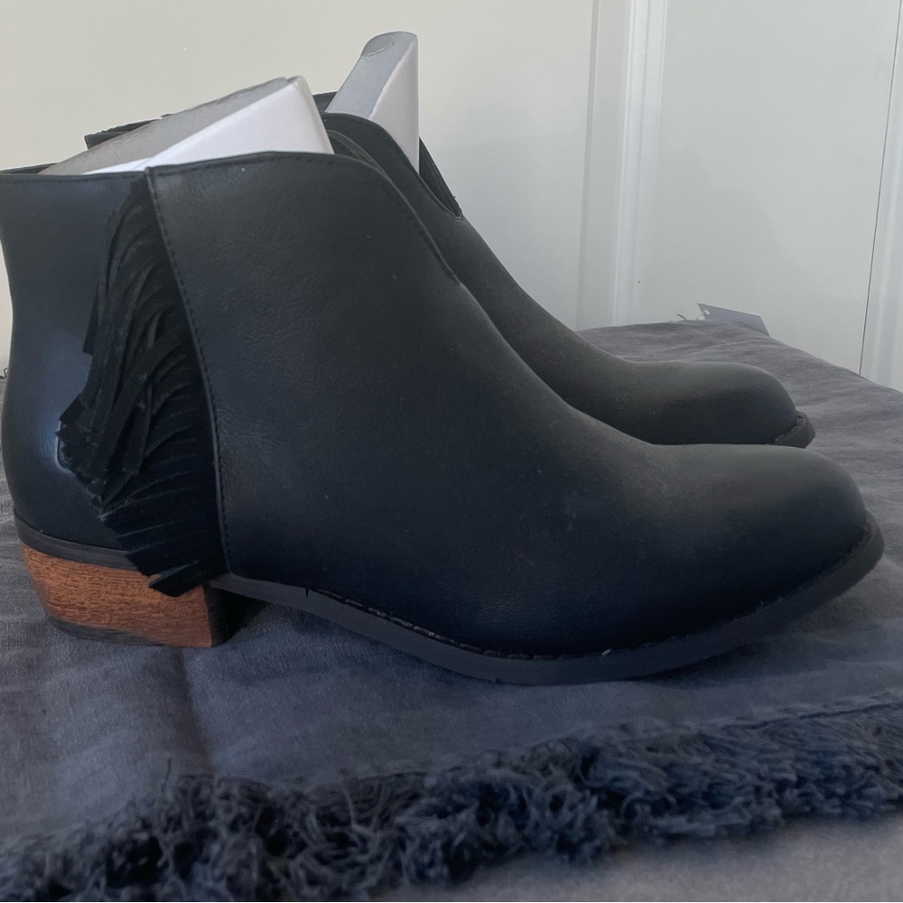 Chit Chat Distress Black Boots